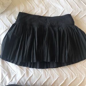 LULULEMON BLACK TENNIS SKIRT